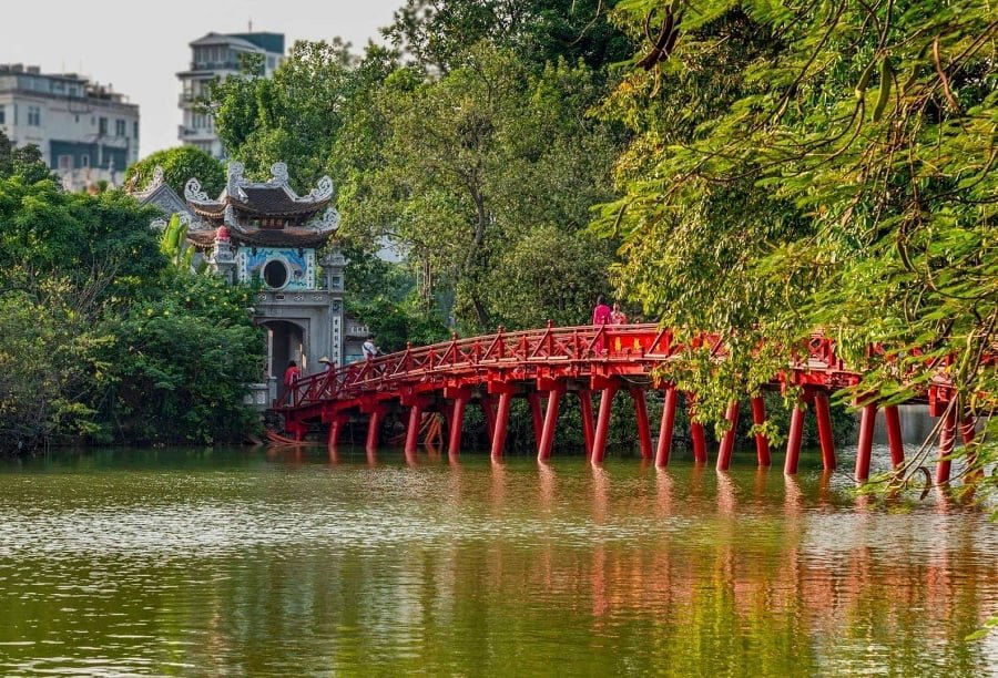 Hoan KiemLake and Ngoc Son temple 